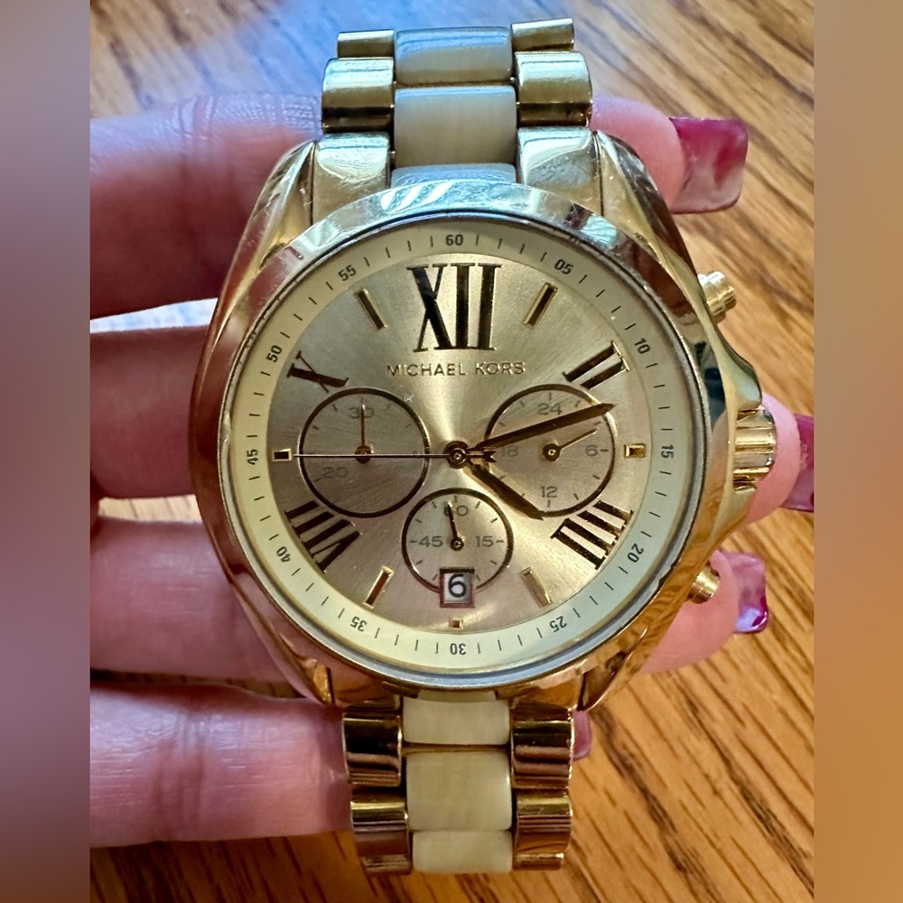 Michael Kors MK5722 43mm watch